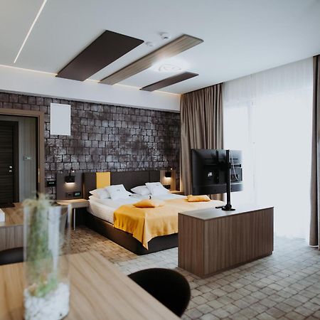 Cisnădie Hotel Epic Centrum מראה חיצוני תמונה