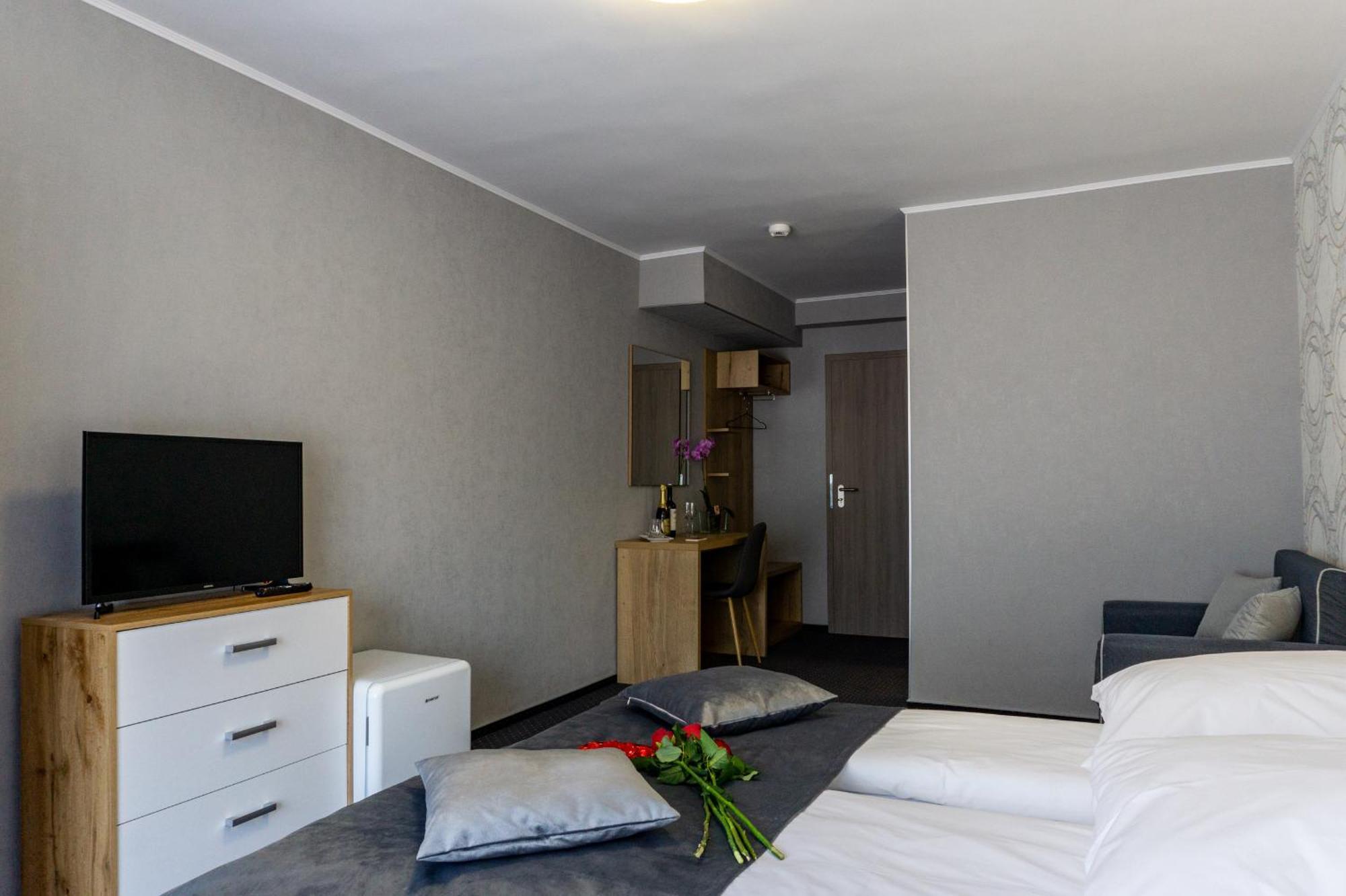 Cisnădie Hotel Epic Centrum חדר תמונה